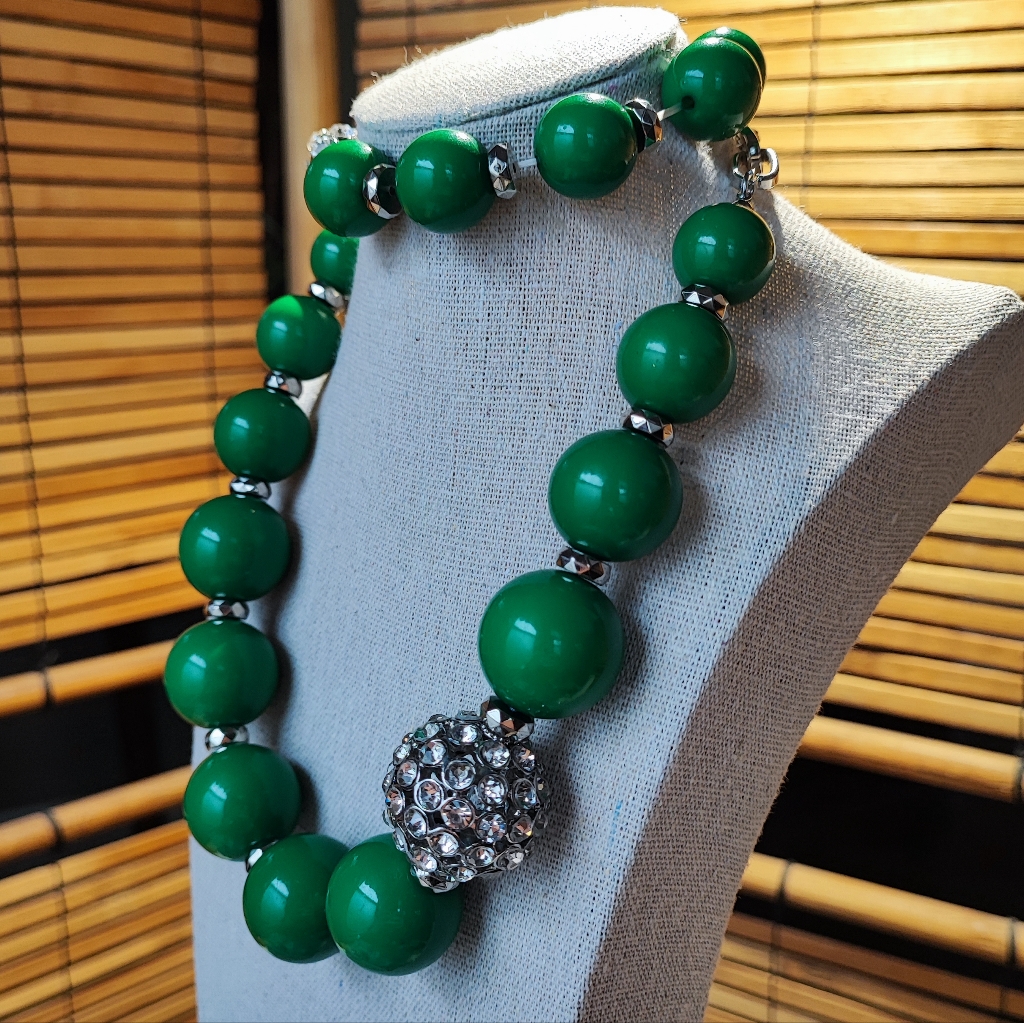 Stephan & Co Kelly Green Acrylic Round Bead Bracelet And Necklace Rhinestone Set